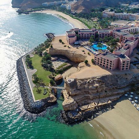 Shangri-La Al Husn, Muscat - Adults Only Resort Esterno foto Aerial view of the fort