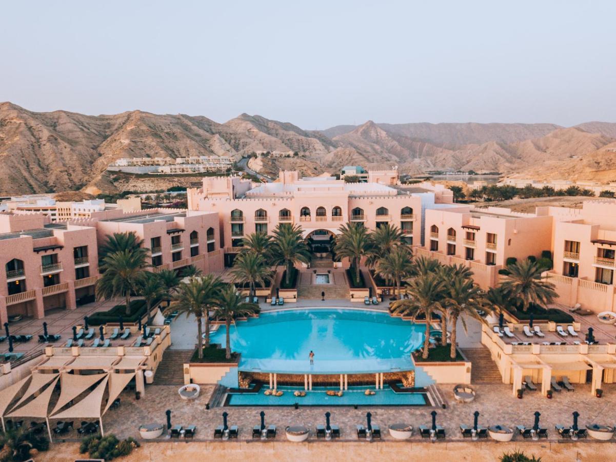 Shangri-La Al Husn, Muscat - Adults Only Resort Esterno foto The Ritz-Carlton, Ras Al Khaimah