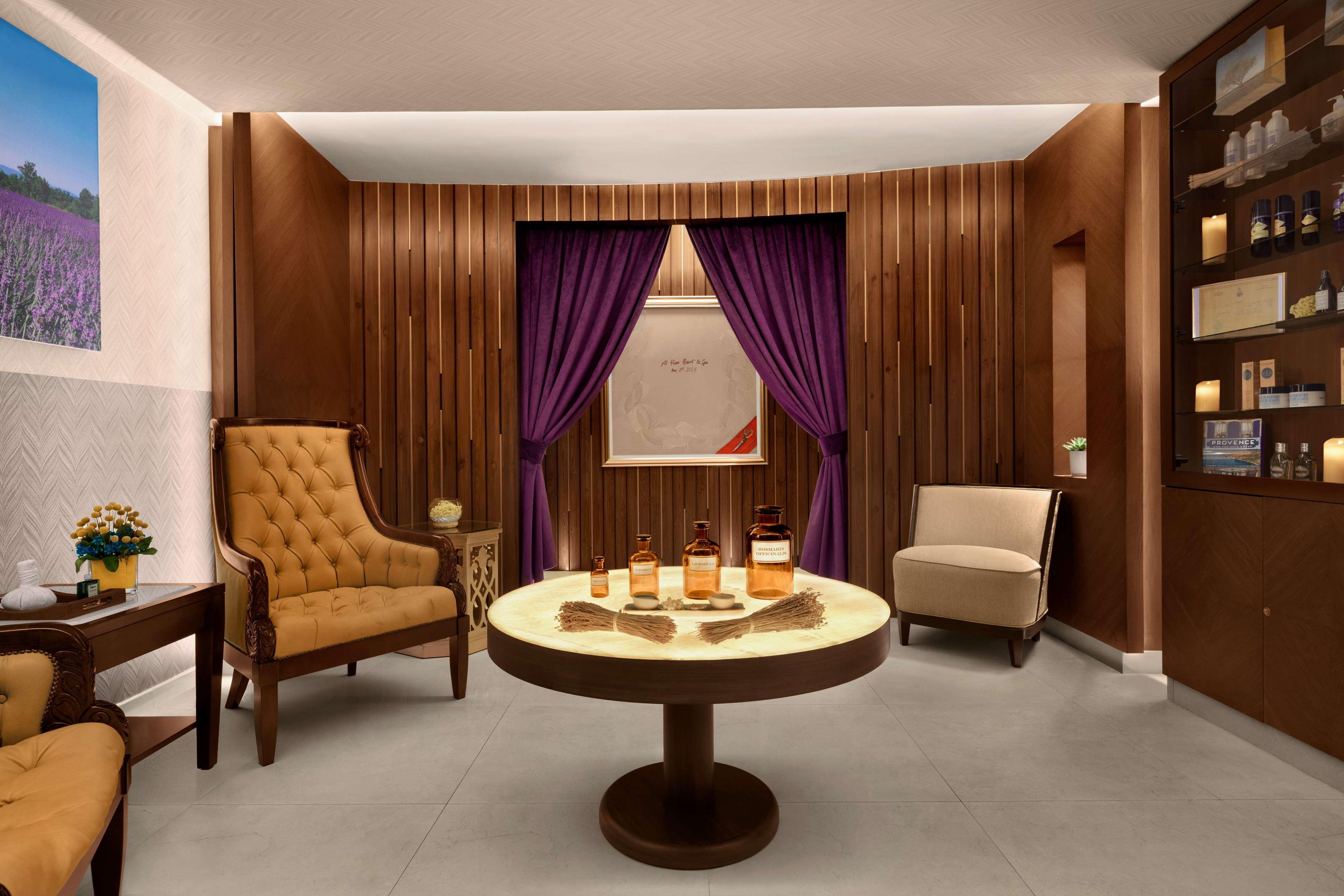Shangri-La Al Husn, Muscat - Adults Only Resort Esterno foto A spa in India