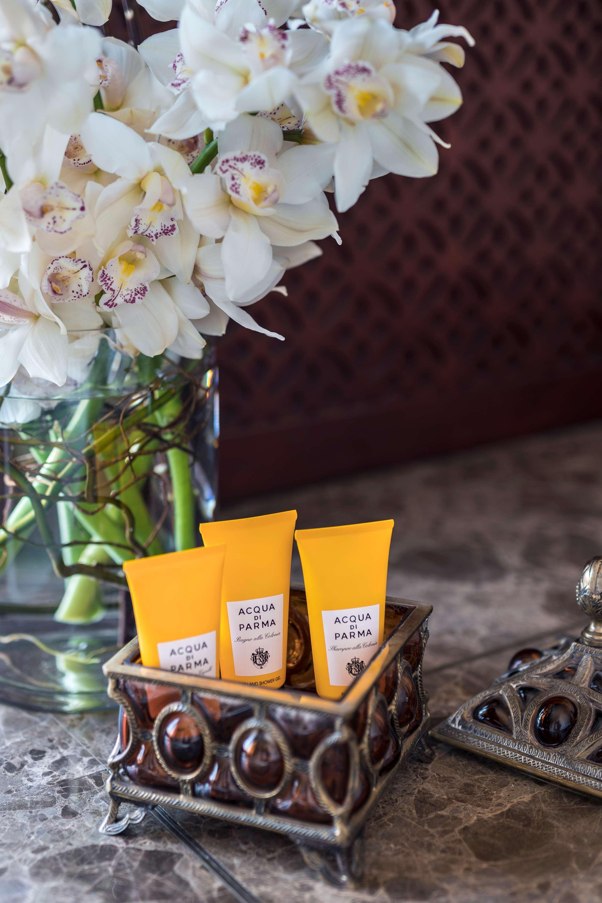 Shangri-La Al Husn, Muscat - Adults Only Resort Esterno foto Acqua di Parma products