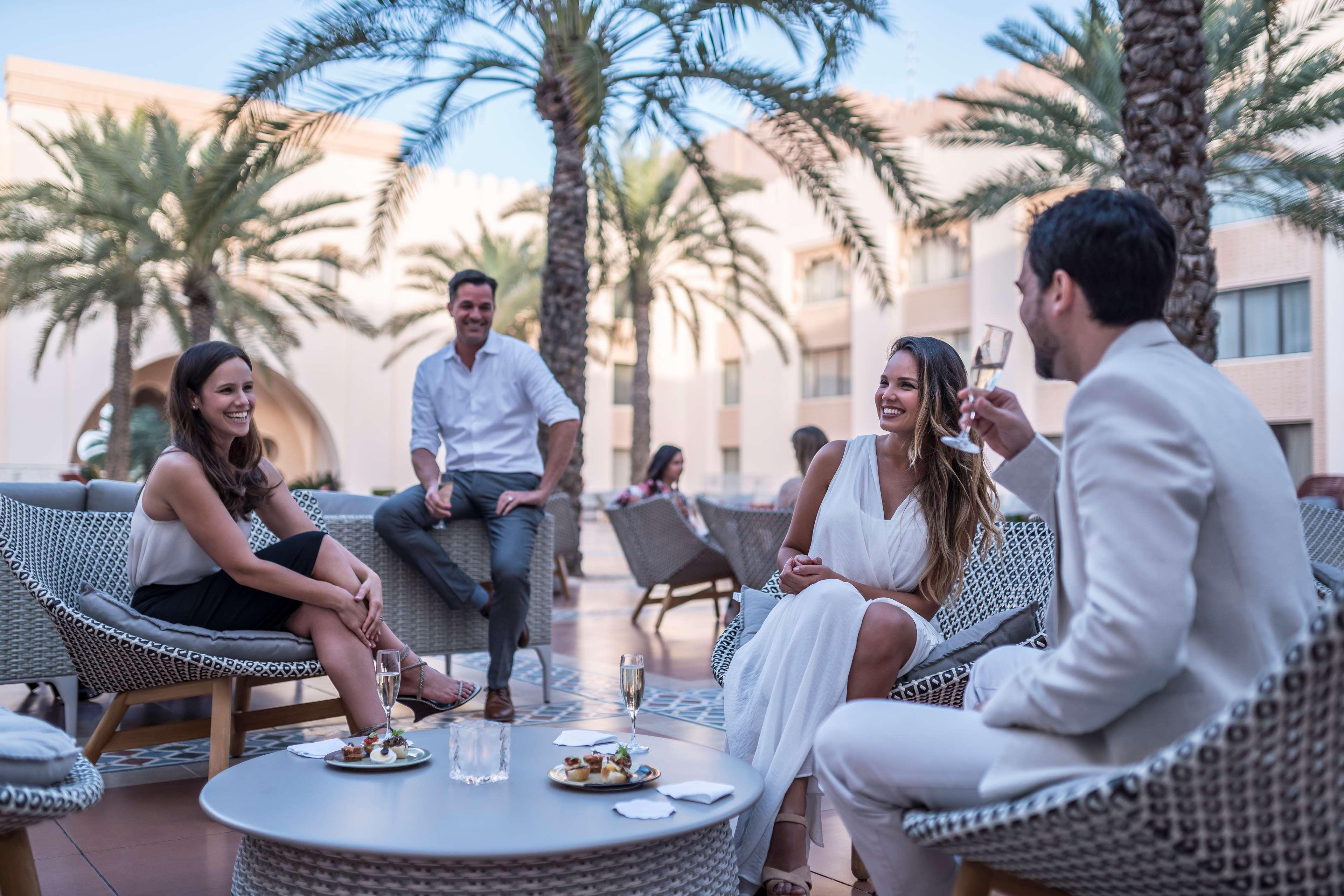 Shangri-La Al Husn, Muscat - Adults Only Resort Esterno foto The Beach Club