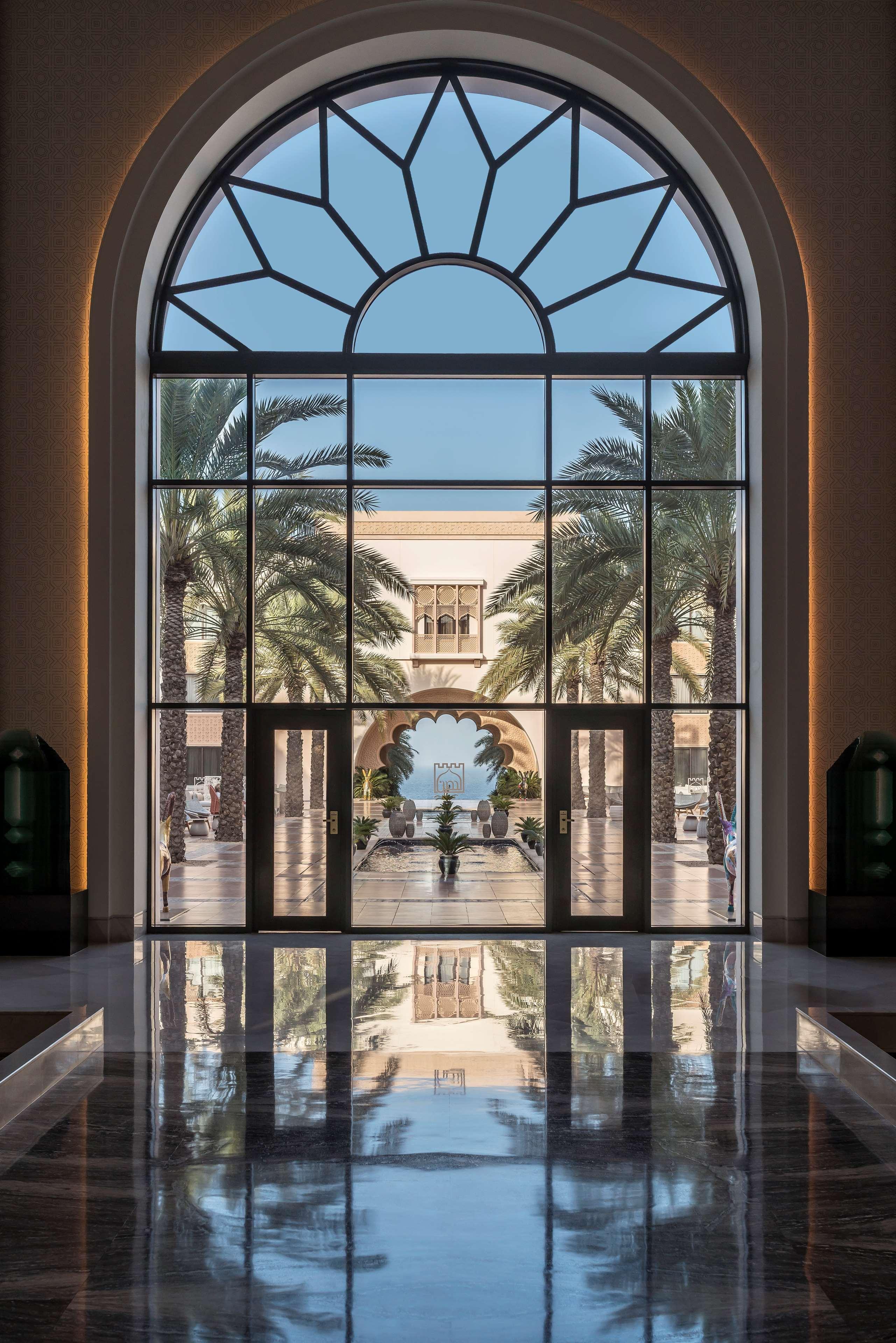 Shangri-La Al Husn, Muscat - Adults Only Resort Esterno foto The Ritz-Carlton, DIFC, Dubai