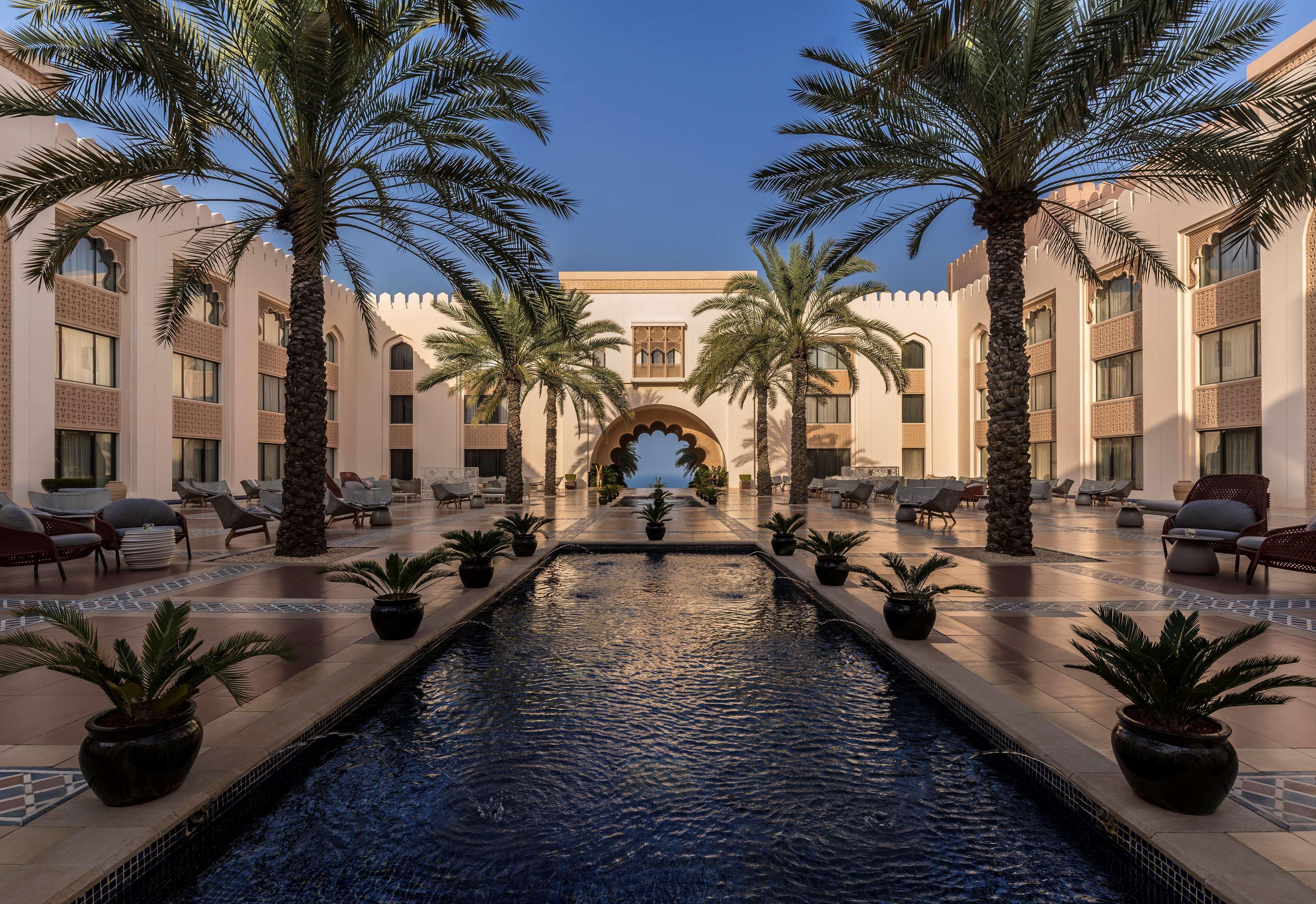 Shangri-La Al Husn, Muscat - Adults Only Resort Esterno foto The Ritz-Carlton, Ras Al Khaimah