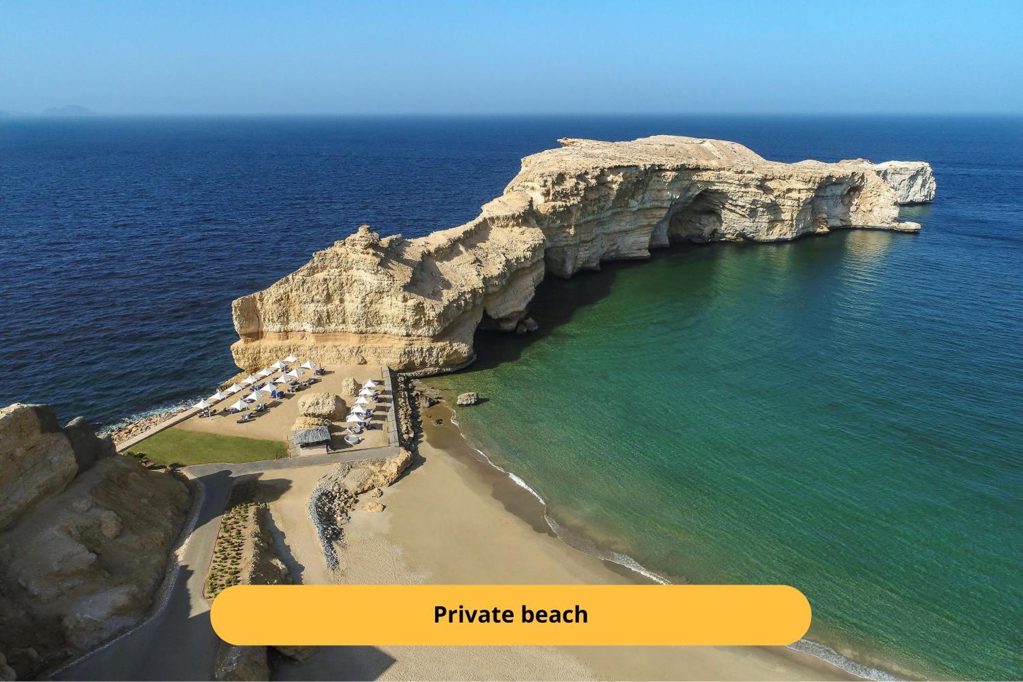 Shangri-La Al Husn, Muscat - Adults Only Resort Esterno foto Private beach