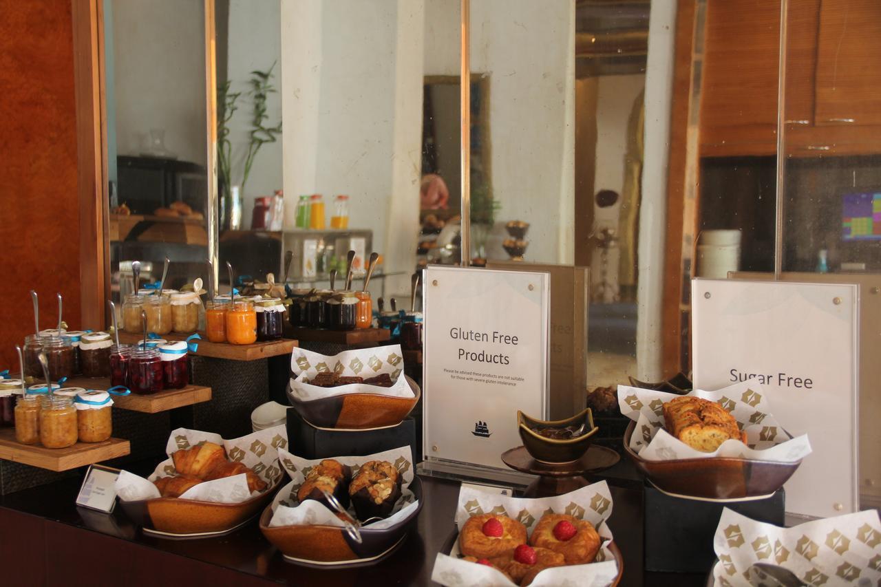 Shangri-La Al Husn, Muscat - Adults Only Resort Esterno foto Gluten-free products at a buffet